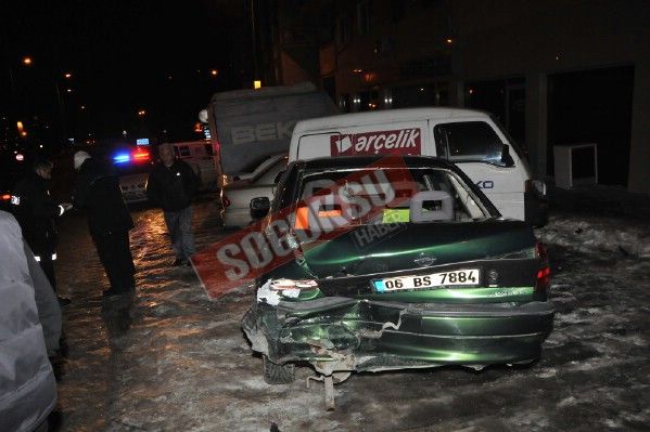 ANKARA CADDESİ ÜZERİNDE ZİNCİRLEME TRAFİK KAZASI