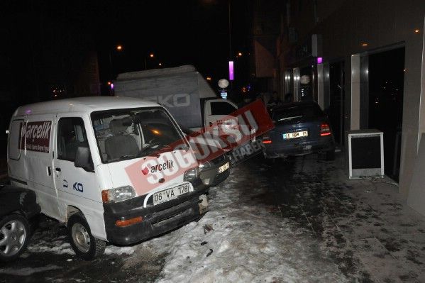 ANKARA CADDESİ ÜZERİNDE ZİNCİRLEME TRAFİK KAZASI