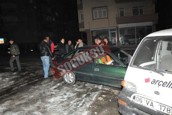 ANKARA CADDESİ ÜZERİNDE ZİNCİRLEME TRAFİK KAZASI