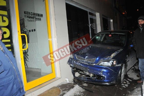 ANKARA CADDESİ ÜZERİNDE ZİNCİRLEME TRAFİK KAZASI