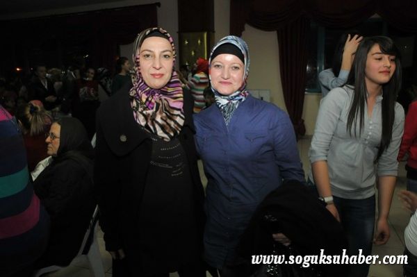 KIZILCAHAMAM'DA 8 MART DÜNYA KADINLAR GÜNÜ