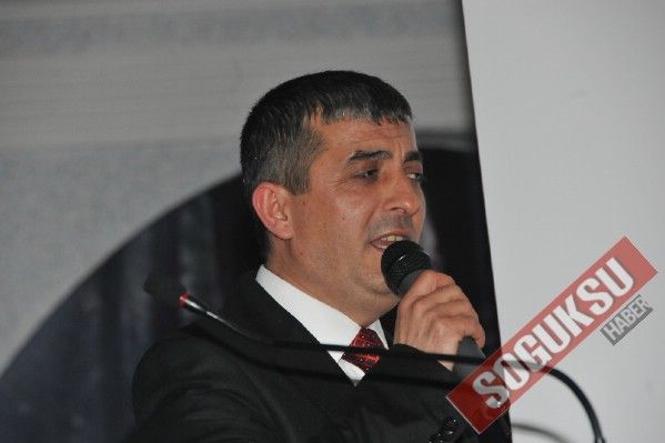 İSTİKLAL MARŞI PROGRAMI AYAKTA ALKIŞLANDI