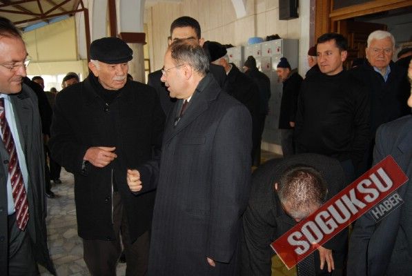 SAĞLIK BAKANI CUMA NAMAZINI KIZILCAHAMAM'DA KILDI