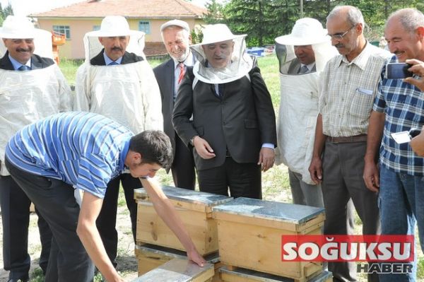 OĞUL ARI DAĞITIMI AKDOĞAN KÖYÜNDE YAPILDI