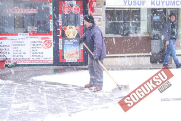 KAR YAĞIŞI KIZILCAHAMAM’DA DEVAM EDİYOR