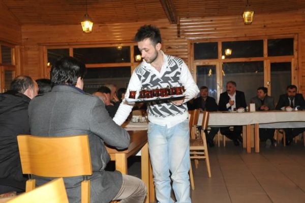 YOL SORUNU BİTMEYECEĞE BENZİYOR