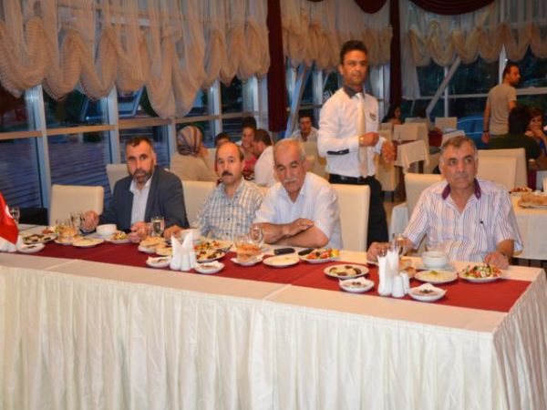 AKASYA İFTAR YEMEĞİNDE KIZILCAHAMAMSPOR'A JEST