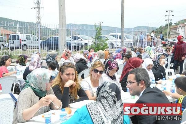 İMAM HATİP ORTA OKULUNDAN PİLAV GÜNÜ