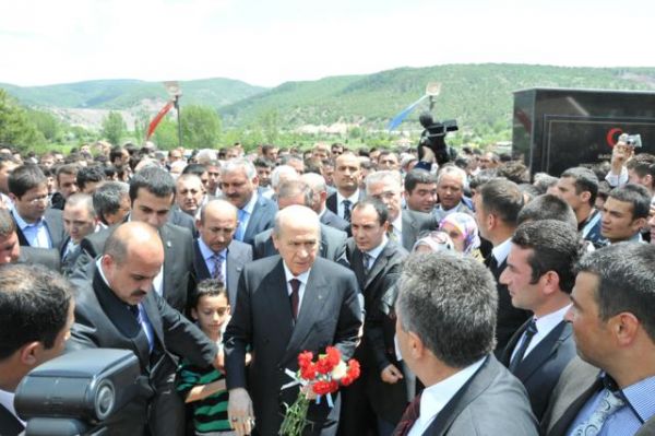 MHP ÜLKÜCÜ ŞEHİTLERİ ANDI