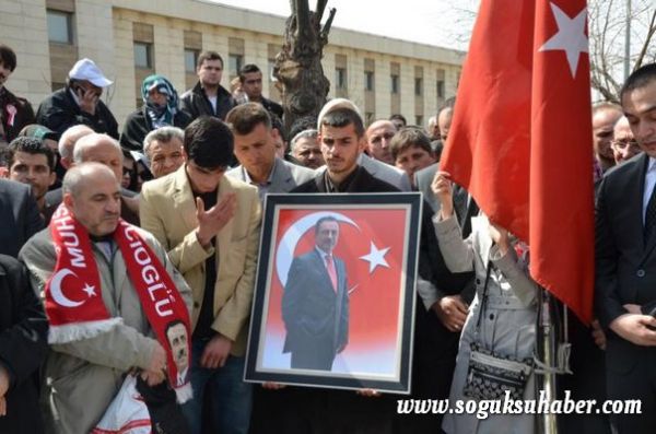 MUHSİN YAZICIOĞLU KABRİ BAŞINDA ANILDI