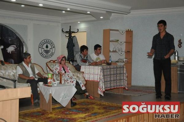 SAĞLIK MESLEK OCAK TİYATROSUNU SERGİLEDİ