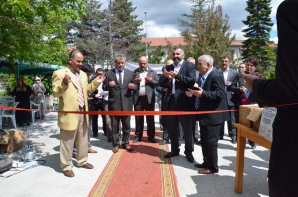 ÖĞRENCİLER YARARINA KERMES AÇILDI