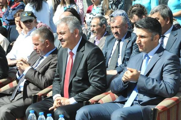 19 MAYIS KIZILCAHAMAM'DA COŞKUYLA KUTLANDI