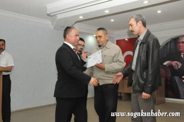 KOSGEB KURSUNU TAMAMLAYANLAR SERTİFİKALARINI ALDIL
