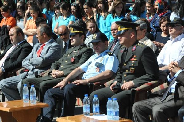 19 MAYIS KIZILCAHAMAM'DA COŞKUYLA KUTLANDI