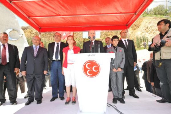 MHP ÜLKÜCÜ ŞEHİTLERİ ANDI