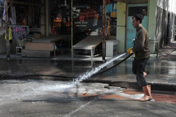 YOL VE KALDIRIMLAR BAHARA HAZIRLANIYOR