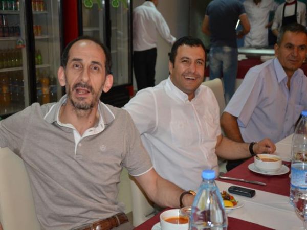 AKASYA İFTAR YEMEĞİNDE KIZILCAHAMAMSPOR'A JEST