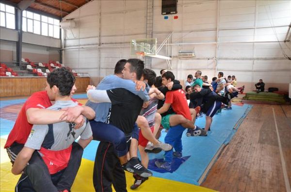 KIZILCAHAMAM KAPILARINI TÜRKİYE GÜREŞ MİLLİ TAKIML