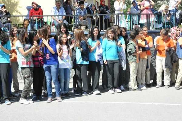 19 MAYIS KIZILCAHAMAM'DA COŞKUYLA KUTLANDI