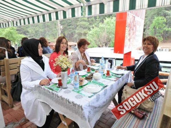 VALİ VE KAYMAKAM EŞLERİ KIZILCAHAMAM'DA