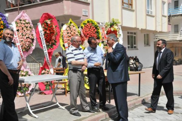 GÜMÜŞSOY KAHVALTI SOFRASINI AÇTI