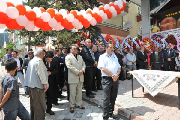 GÜMÜŞSOY KAHVALTI SOFRASINI AÇTI