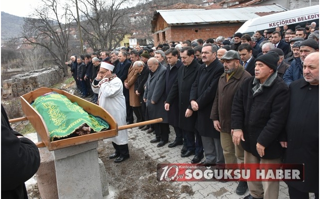 AHMET ARSLANOĞLU ANNESİNİ SON YOLLCULUĞUNA UĞURLADI