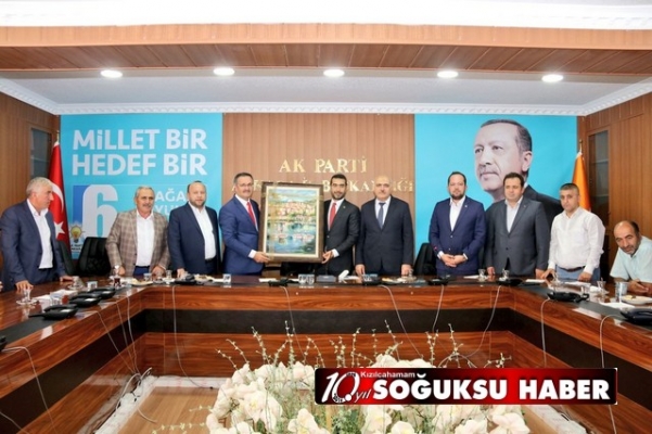 KIZILCAHAMAM’DAN AK PARTİ İL BAŞKANLIĞINA HAYIRLI OLSUN ZİYARETİ