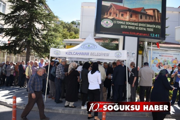 KIZILCAHAMAM'A AŞURE İKRAM EDİLDİ