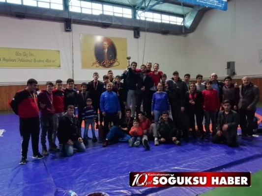 SPOR LİSESİ GÜREŞTE İLK BAŞARISINI ALDI