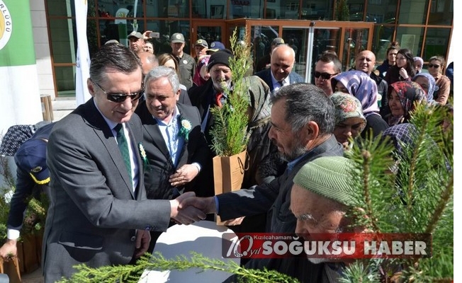 ORMANCILIK HAFTASINDAN FİDAN DAĞITIMI YAPILDI