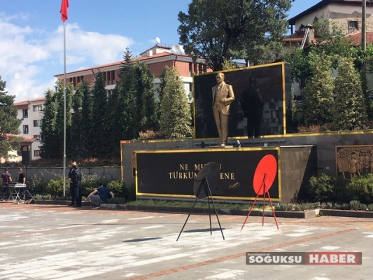 YENİLENEN MEYDANDA İLK TÖREN YAPILDI