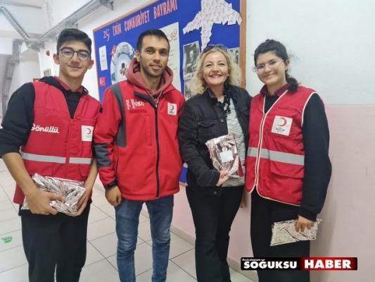 GENÇ KIZILAY ÖĞRETMENLERİ DUYGULANDIRDI