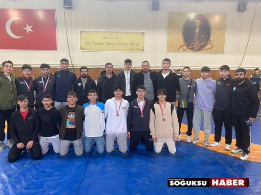 SPOR LİSESİ GÜREŞCİLERİ ŞAMPİYON OLDU