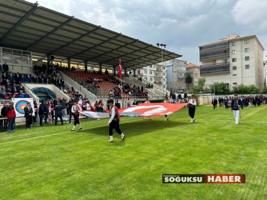 KIZILCAHAMAM'DA 19 MAYIS COŞKUYLA KUTLANDI