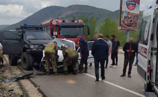 ÇERKEŞ KÖPRÜSÜ GİRİŞİNDE TRAFİK KAZASI MEYDANA GELDİ