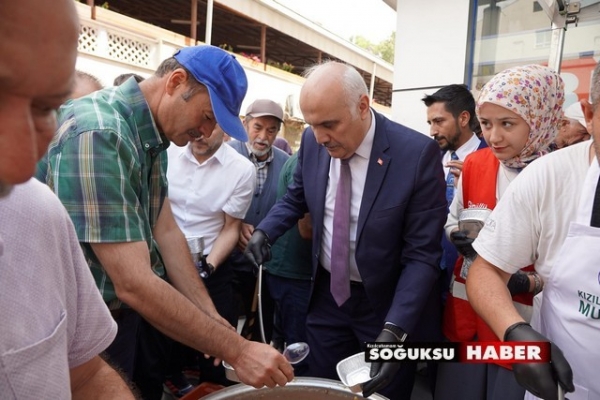 KIZILCAHAMAM BELEDİYESİNDEN AŞURE İKRAMI