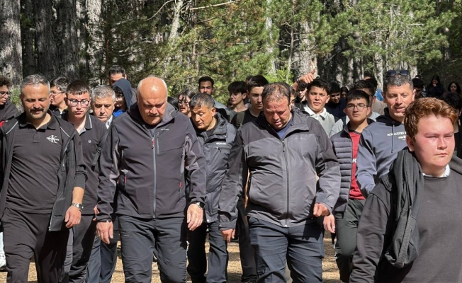 KIZILCAHAMAM DA GENÇLİK YÜRÜYÜŞÜ YAPILDI