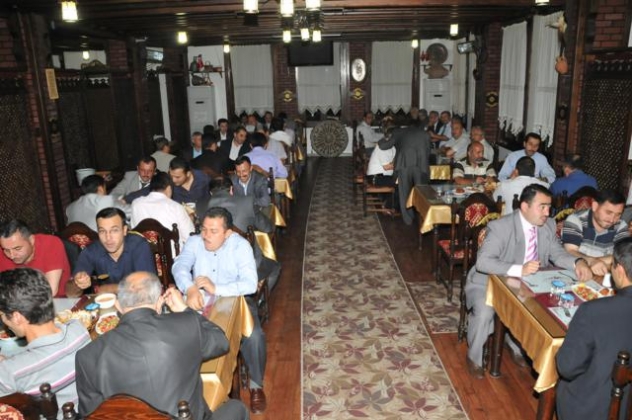 BELEDİYEDEN DİN GÖREVLİLERİNE YEMEK