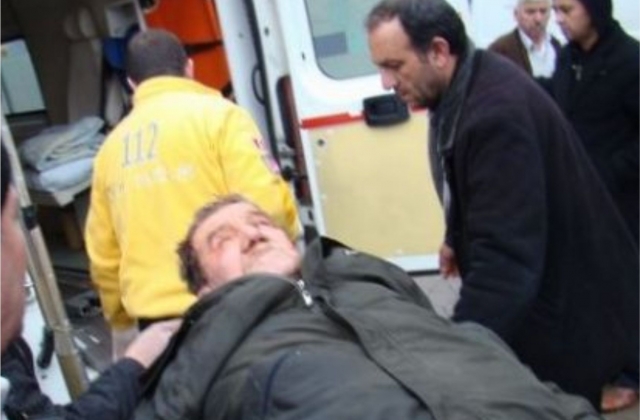 ÇATIDAN DÜŞEN KAR BİRKİŞİYİ YARALADI