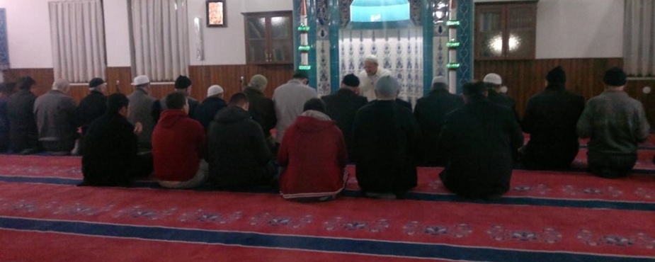 CENNET CAMİNDE SABAH NAMAZI