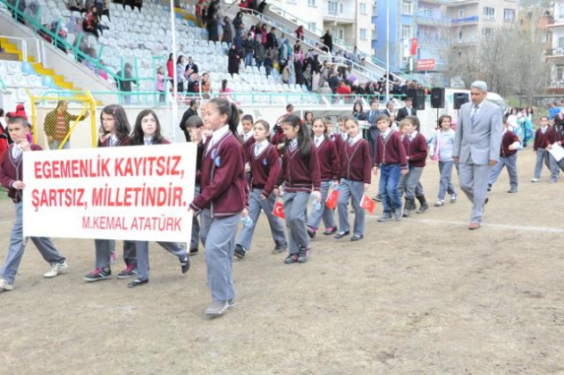 KIZILCAHAMAM'DA 23 NİSAN COŞKUSU