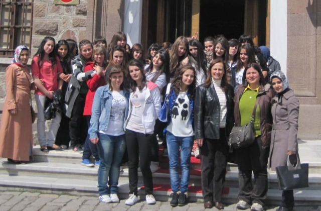 KIZMESLEK LİSESİ MÜZELERİ GEZDİ