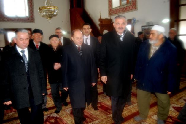 SAĞLIK BAKANI CUMA NAMAZINI KIZILCAHAMAM'DA KILDI
