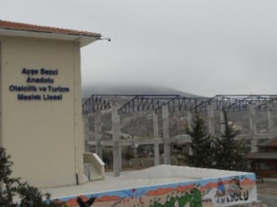 SALİH BEZCİ ŞİMDİDE SPOR SALONU YAPTIRIYO