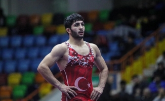 MİLLİ GÜREŞCİMİZ CAVİT ACAR TÜRKİYE ŞAMPİYONASINDA FİNALE KALDI