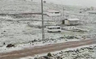 KIZILCAHAMAM'IN YÜKSEK KESİMLERİNE KAR YAĞDI