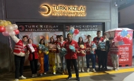 GENÇ KIZILAY YENİ YILDA DA MUTLULUK DAĞITTI