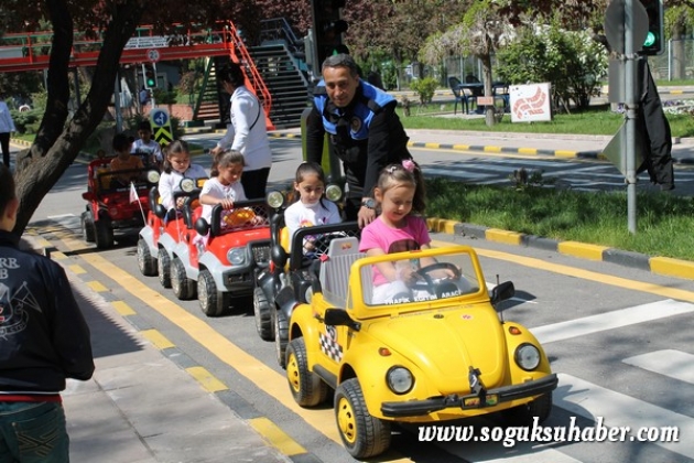 TOPLUM DESTEKL BROSUNDAN TRAFİK EĞİTİMİ